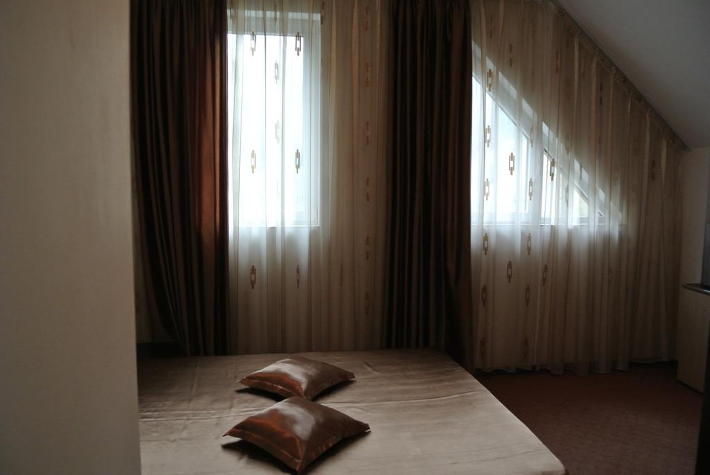 Pensiune Restaurant Piatra Craiului Dîmbovicioara Екстериор снимка