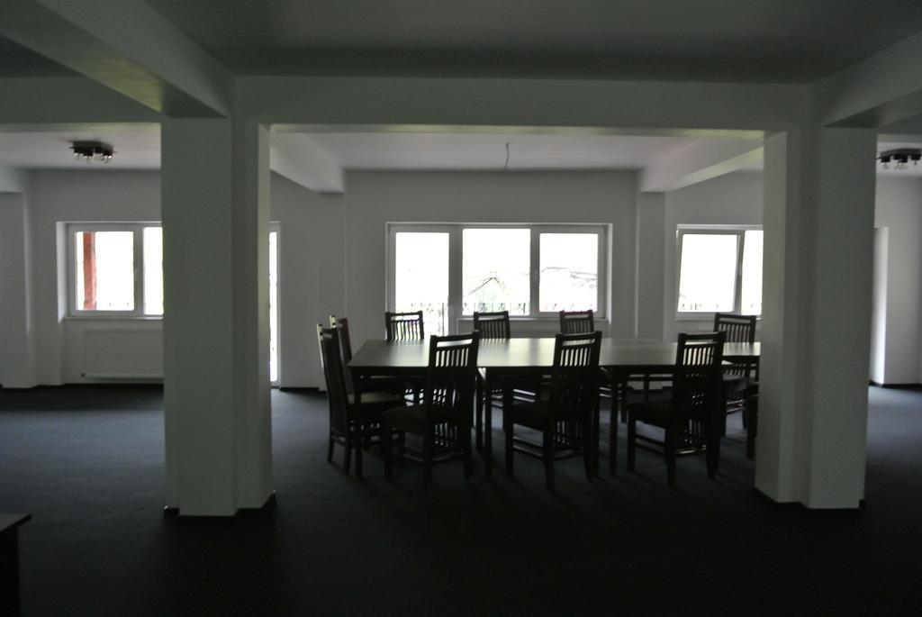 Pensiune Restaurant Piatra Craiului Dîmbovicioara Екстериор снимка